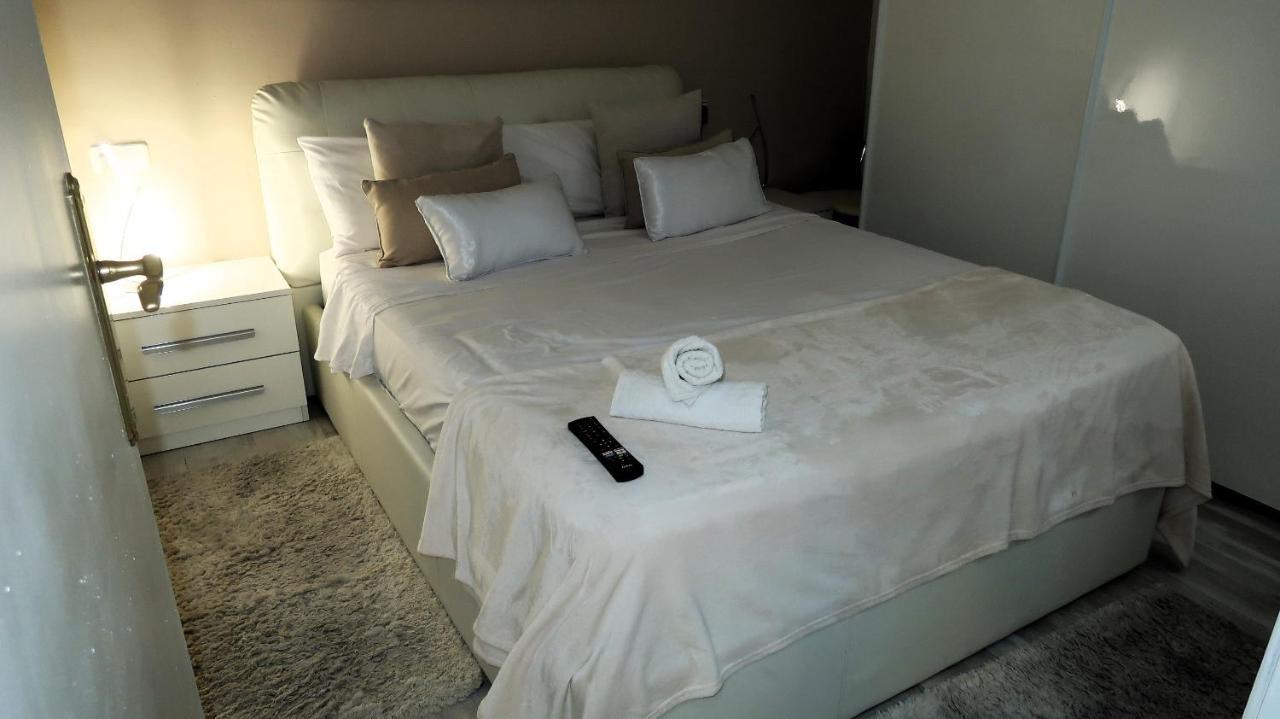 Entire Apartment , 2 Bedrooms Newly Remodeled Center Sitges Barcelona Exteriör bild