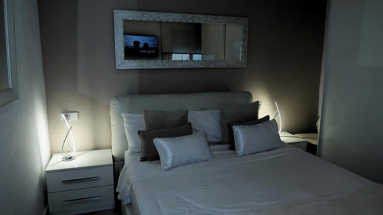 Entire Apartment , 2 Bedrooms Newly Remodeled Center Sitges Barcelona Exteriör bild