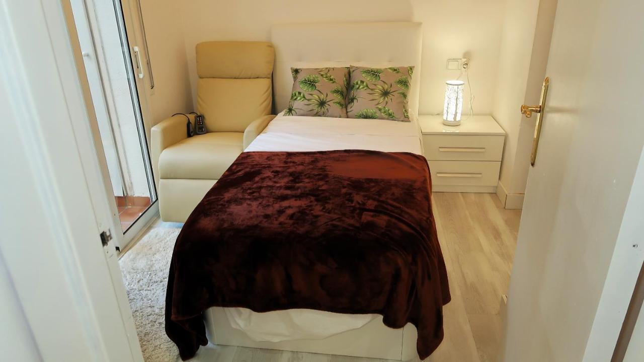 Entire Apartment , 2 Bedrooms Newly Remodeled Center Sitges Barcelona Exteriör bild