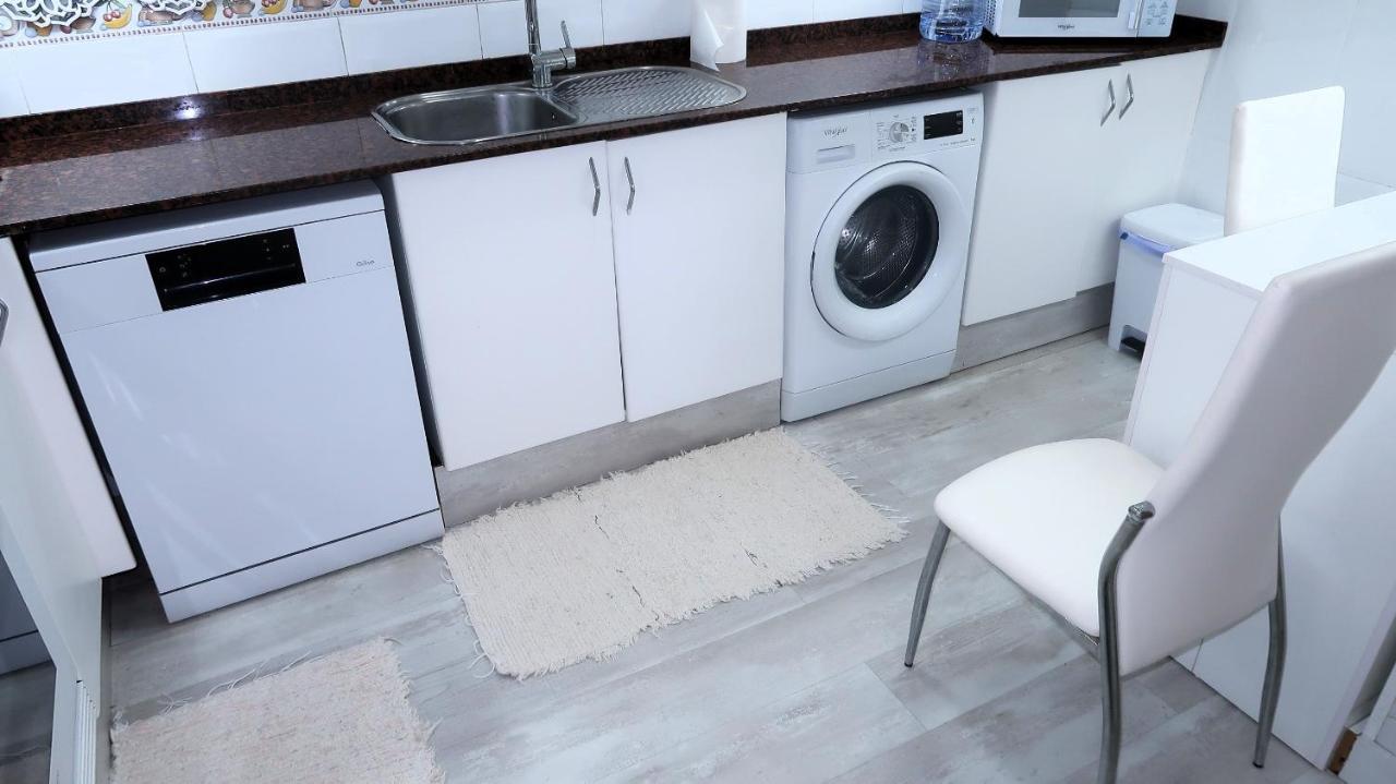Entire Apartment , 2 Bedrooms Newly Remodeled Center Sitges Barcelona Exteriör bild